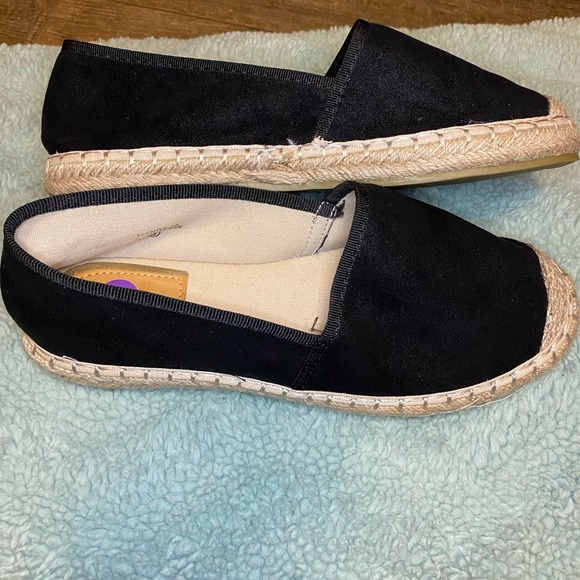 Bella Marie Shoes - NWOT Black espadrilles